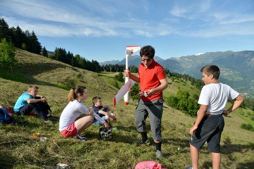 50 activités différentes incluses pour les jeunes dans le plus grand centre d'activités estival de France, Valmorel