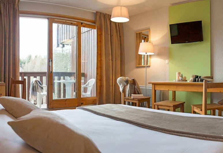 chambre-salon fenêtre Burgeray Grande foret