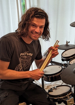 Amaury Didon, Vacances en famille, Cours batterie-percussions