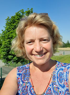 Karine Taton, Vacances en famille, Cours piano