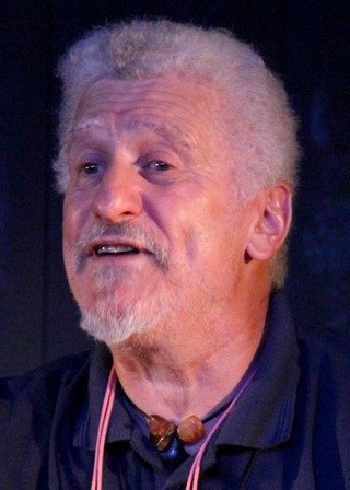 Sam Cannarozzi, Vacances en famille, Langues