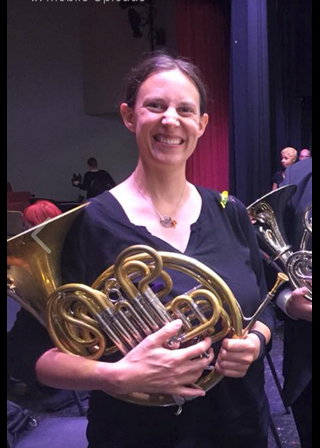 Anne Benoit, Vacances en famille, Cours saxo-trompette-flûte